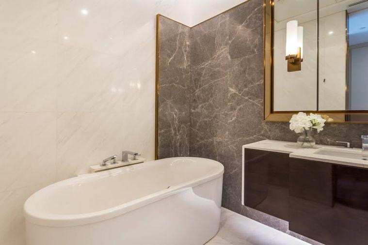 รูป 🏙️✨ Luxury Condo for Rent Next to Lumpini Park | Ultra Luxury Interior ✨🏙️ - รูปที่ 21/22