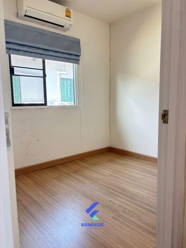 รูป 🏡✨ ขาย ทาวน์โฮม 2 ชั้น ย่านศรีสมาน ใกล้ Robinson ศรีสมาน ทำเลดี เดินทางสะดวก ✨🏡 - รูปที่ 5/9