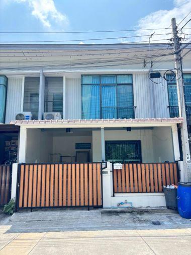 รูป 🏡✨ ขาย ทาวน์โฮม 2 ชั้น ย่านศรีสมาน ใกล้ Robinson ศรีสมาน ทำเลดี เดินทางสะดวก ✨🏡 - รูปที่ 1/9
