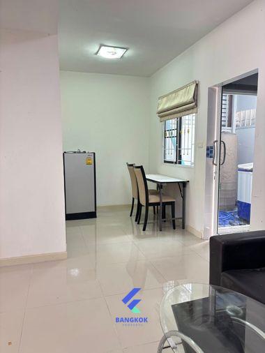 รูป 🏡✨ ขาย ทาวน์โฮม 2 ชั้น ย่านศรีสมาน ใกล้ Robinson ศรีสมาน ทำเลดี เดินทางสะดวก ✨🏡 - รูปที่ 7/9