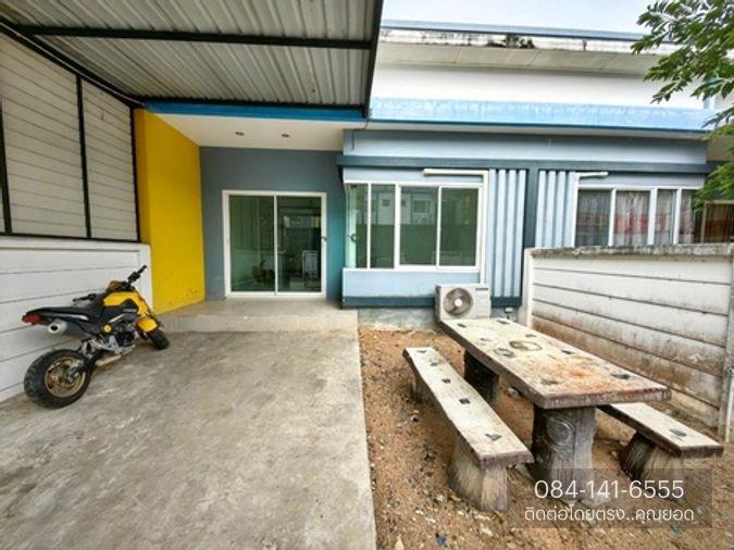 รูป ทาวน์เฮ้าส์ชั้นเดียว โครงการ บ้านบูรพา บ่อวิน เลขที่ สายบึง-ปากร่วม ต.บ่อวิน อ.ศรีราชา จ.ชลบุรี (ราคาโปรโมชั่น 1,000,000 บาท) - รูปที่ 2/8