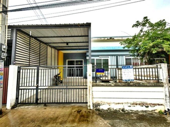 รูป ทาวน์เฮ้าส์ชั้นเดียว โครงการ บ้านบูรพา บ่อวิน เลขที่  สายบึง-ปากร่วม ต.บ่อวิน อ.ศรีราชา จ.ชลบุรี (ราคาโปรโมชั่น 1,000,000 บาท) - รูปที่ 1/8