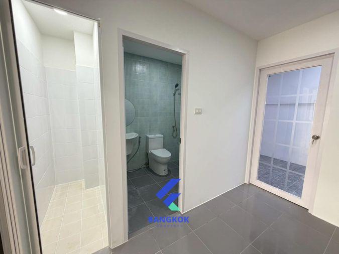 รูป 🏡✨ ขายทาวน์โฮม 2 ชั้น ย่านวัชรพล | ทำเลดี หลังตลาดถนอมมิตร ใกล้ทางด่วน ✨🏡 - รูปที่ 13/18