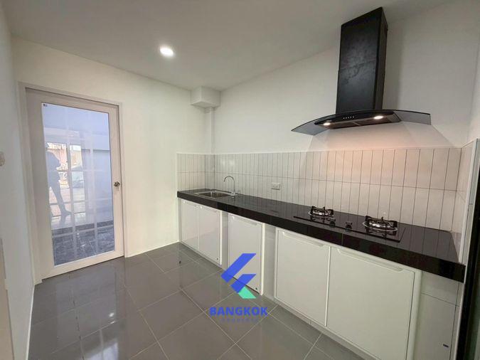 รูป 🏡✨ ขายทาวน์โฮม 2 ชั้น ย่านวัชรพล | ทำเลดี หลังตลาดถนอมมิตร ใกล้ทางด่วน ✨🏡 - รูปที่ 12/18