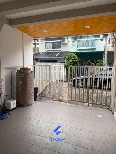 รูป 🏡✨ ขายทาวน์เฮาส์ 2 ชั้น ย่านบางบัวทอง | ใกล้ 🚇 MRT คลองบางไผ่ และ Central Westgate เดินทางสะดวก ✨🏡 - รูปที่ 2/18