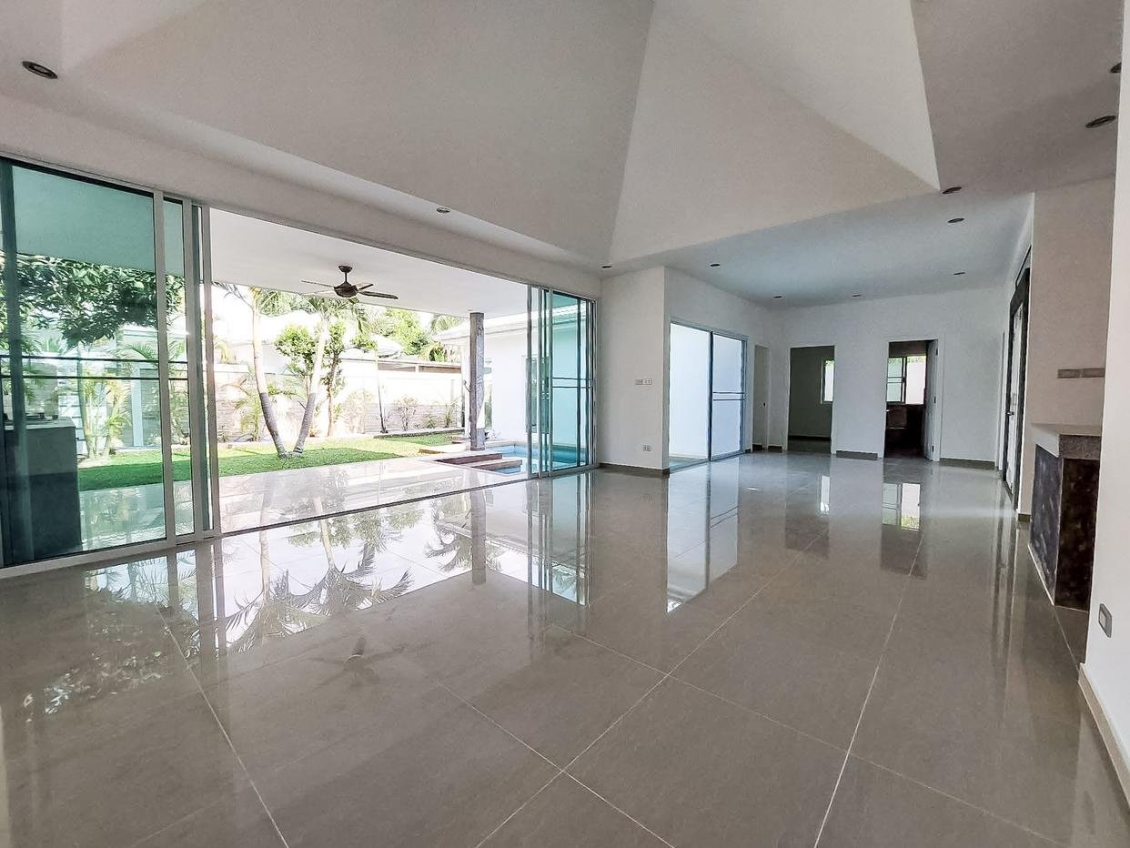 picture Pool Villa 3BR for Sale in Huai Yai - 12/15