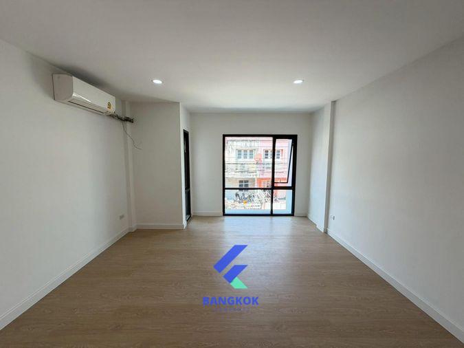 รูป 🏡✨ ขายทาวน์โฮม 2 ชั้น ย่านวัชรพล | ทำเลดี หลังตลาดถนอมมิตร ใกล้ทางด่วน ✨🏡 - รูปที่ 11/18