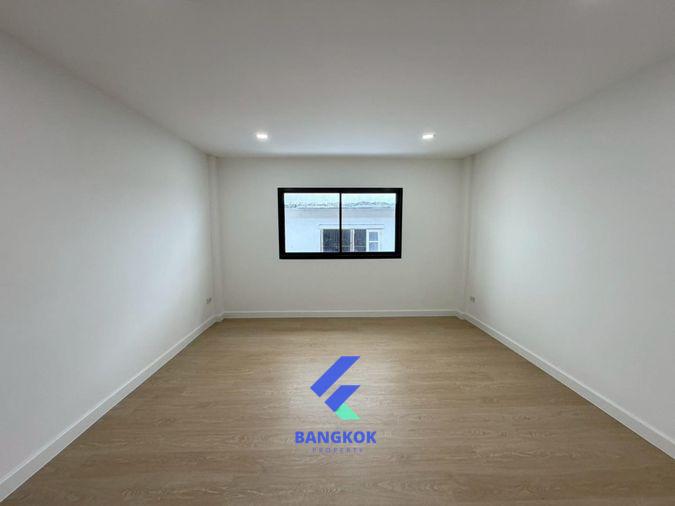 รูป 🏡✨ ขายทาวน์โฮม 2 ชั้น ย่านวัชรพล | ทำเลดี หลังตลาดถนอมมิตร ใกล้ทางด่วน ✨🏡 - รูปที่ 15/18