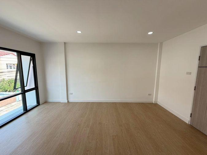 รูป 🏡✨ ขายทาวน์โฮม 2 ชั้น ย่านวัชรพล | ทำเลดี หลังตลาดถนอมมิตร ใกล้ทางด่วน ✨🏡 - รูปที่ 4/18