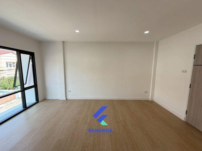 รูป 🏡✨ ขายทาวน์โฮม 2 ชั้น ย่านวัชรพล | ทำเลดี หลังตลาดถนอมมิตร ใกล้ทางด่วน ✨🏡 - รูปที่ 4/18