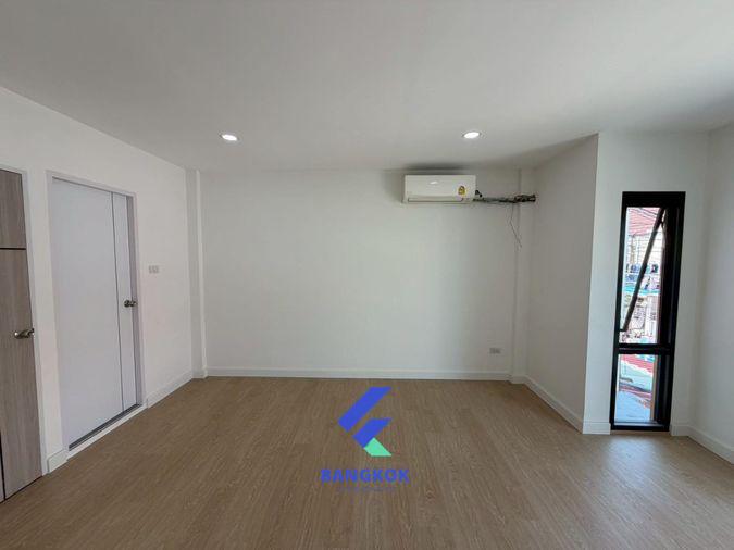 รูป 🏡✨ ขายทาวน์โฮม 2 ชั้น ย่านวัชรพล | ทำเลดี หลังตลาดถนอมมิตร ใกล้ทางด่วน ✨🏡 - รูปที่ 6/18