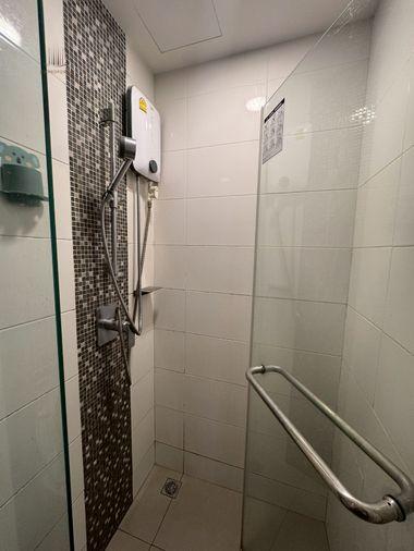 picture Urgent Sale ð Metro Luxe Rose Gold Phahol - Sutthisan ð Selling with tenant. Convenient location, near MRT Sutthisan. - 10/11