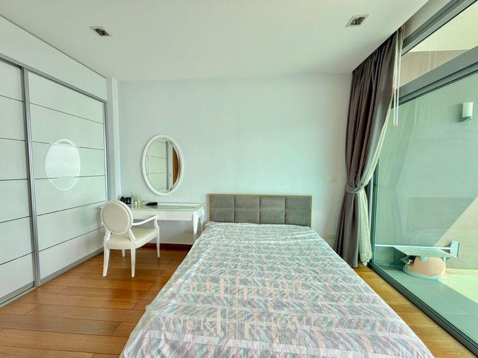 picture A Rare Gem: 95 sq.m. Reimagined into the Ultimate 1-Bedroom XL Suite - 7/12