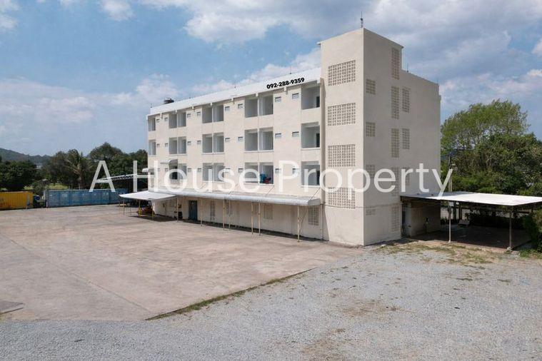 picture Land with office building for rent in a prime location, ideal for logistics businesses. - 7/20