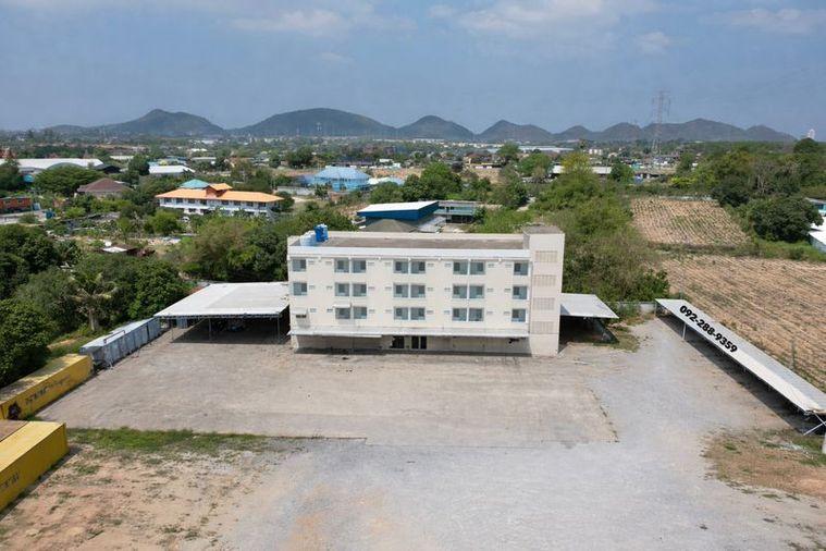 picture Land with office building for rent in a prime location, ideal for logistics businesses. - 5/20