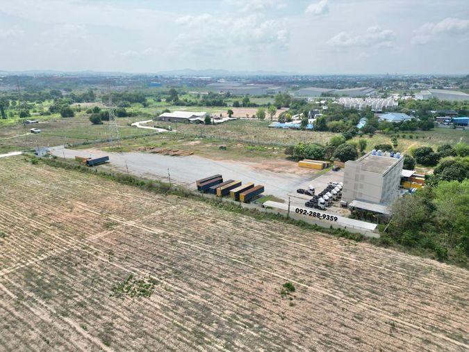 picture Land with office building for rent in a prime location, ideal for logistics businesses. - 3/20