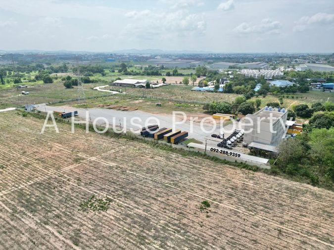 picture Land with office building for rent in a prime location, ideal for logistics businesses. - 3/20