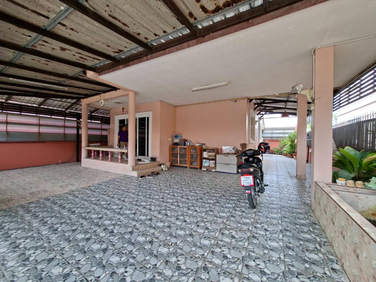 รูป บ้านเดี่ยว 2 ชั้น โครงการ บ้านภิภาพร โครงการ 3 ถ.เลียบคลองหก คลองหก คลองหลวง จ.ปทุมธานี 12120 (ราคา 3,500,000 บาท ) - รูปที่ 3/32