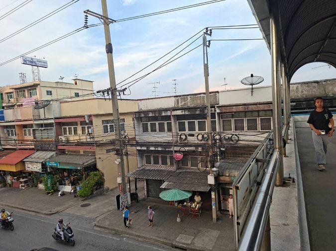picture Commercial building for sale on Suk Sawat Road. - 17/21