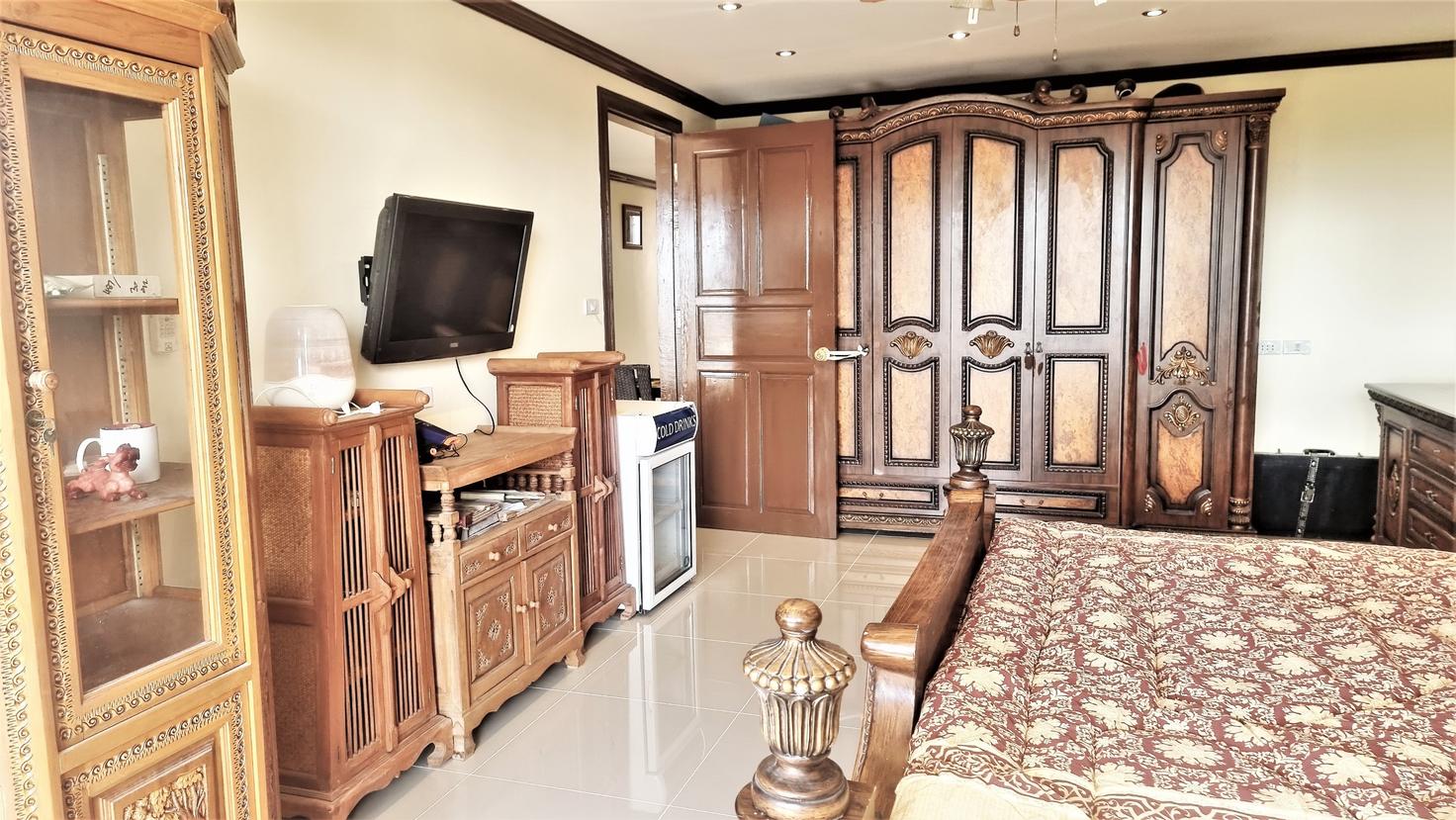 รูป 3 Bed Condo for Rent at Royal Hill Resort in Thappraya Pattaya - รูปที่ 12/20