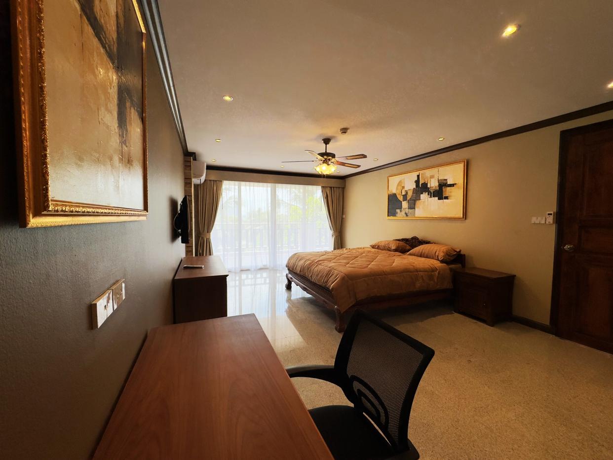 รูป 2 Bed Condo for Sale at Royal Hill Resort in Thappraya Pattaya - รูปที่ 8/18