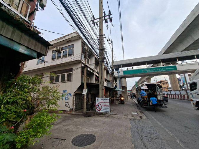 picture Commercial building for sale on Suk Sawat Road. - 8/21