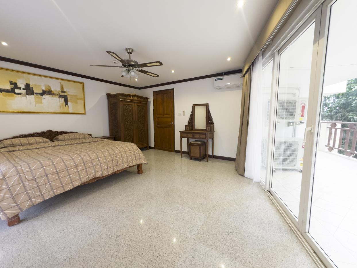 picture 2 Bed Condo for Sale at Royal Hill Resort in Thappraya Pattaya - 17/23