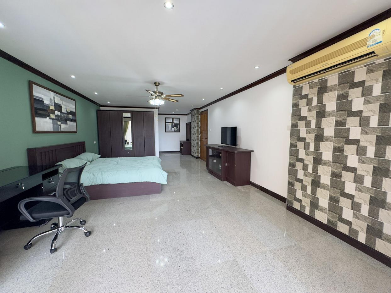 รูป 2 Bed Condo for Rent at Royal Hill Resort in Thappraya Pattaya - รูปที่ 6/20