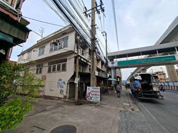 picture Commercial building for sale on Suk Sawat Road. - 5/21