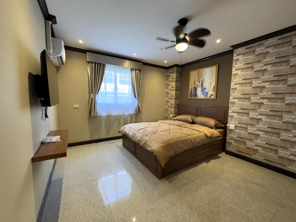 รูป 2 Bed Condo for Sale at Royal Hill Resort in Thappraya Pattaya - รูปที่ 10/18