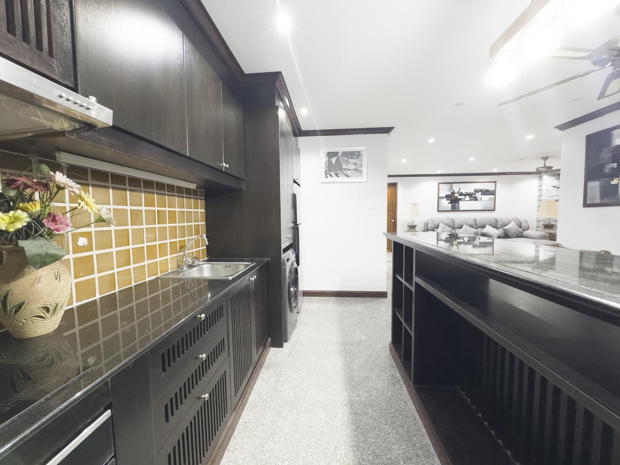 รูป 2 Bed Condo for Sale at Royal Hill Resort in Thappraya Pattaya - รูปที่ 8/17