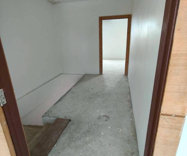 รูป ทาวน์เฮ้าส์ 2 ชั้น สายระยอง-บ้านแลง (ทล.3139) เข้าซอยรุ่งเรืองทรัพย์ ต. เชิงเนิน อ.เมืองระยอง จ.ระยอง(ราคา 1,300,000 บาท) - รูปที่ 6/10