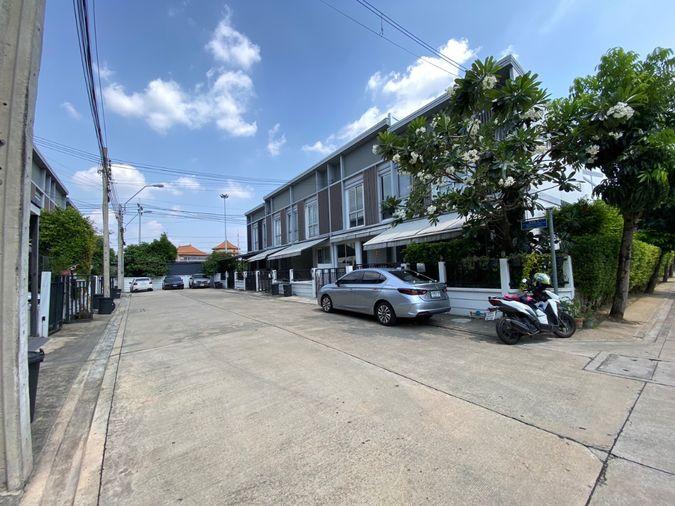 รูป ขายทาวน์โฮม 2 ชั้น Sammakorn Avenue รามอินทรา–วงแหวน บ้านสวย พร้อมอยู่ ทำเลติดถนนใหญ่ เดินทางสะดวก - รูปที่ 25/29