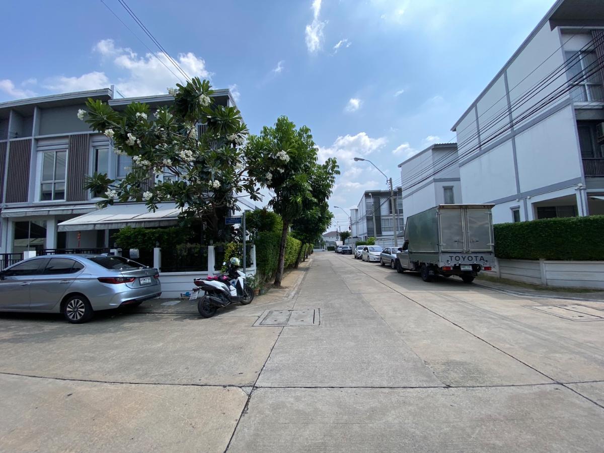 รูป ขายทาวน์โฮม 2 ชั้น Sammakorn Avenue รามอินทรา–วงแหวน บ้านสวย พร้อมอยู่ ทำเลติดถนนใหญ่ เดินทางสะดวก - รูปที่ 26/29