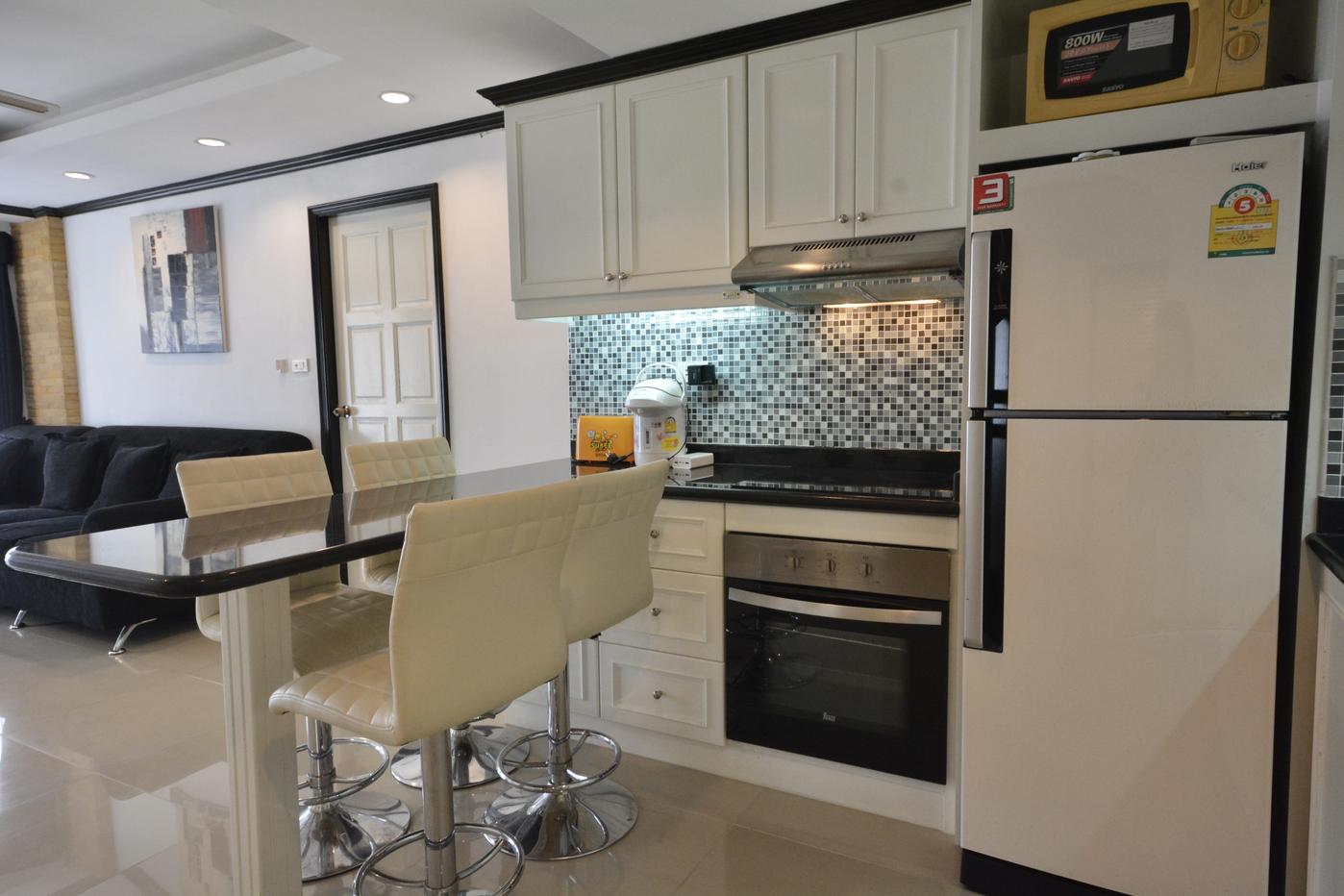 picture 2 Bed Condo for Rent at Jomtien Beach Condominium in Pattaya - 8/17