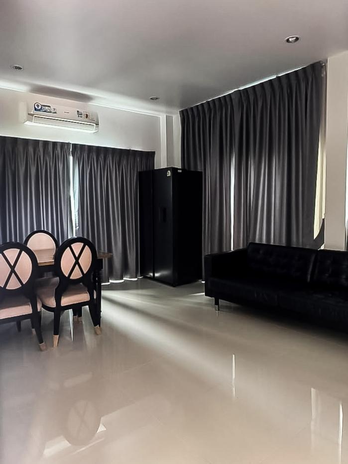 picture For Rent East Pattaya House 4 Bedroom Single House - 2/9