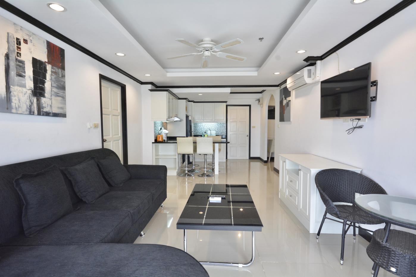 picture 2 Bed Condo for Rent at Jomtien Beach Condominium in Pattaya - 1/17