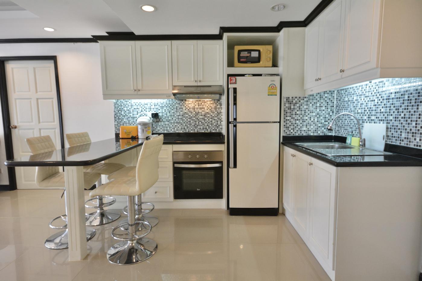 picture 2 Bed Condo for Rent at Jomtien Beach Condominium in Pattaya - 7/17