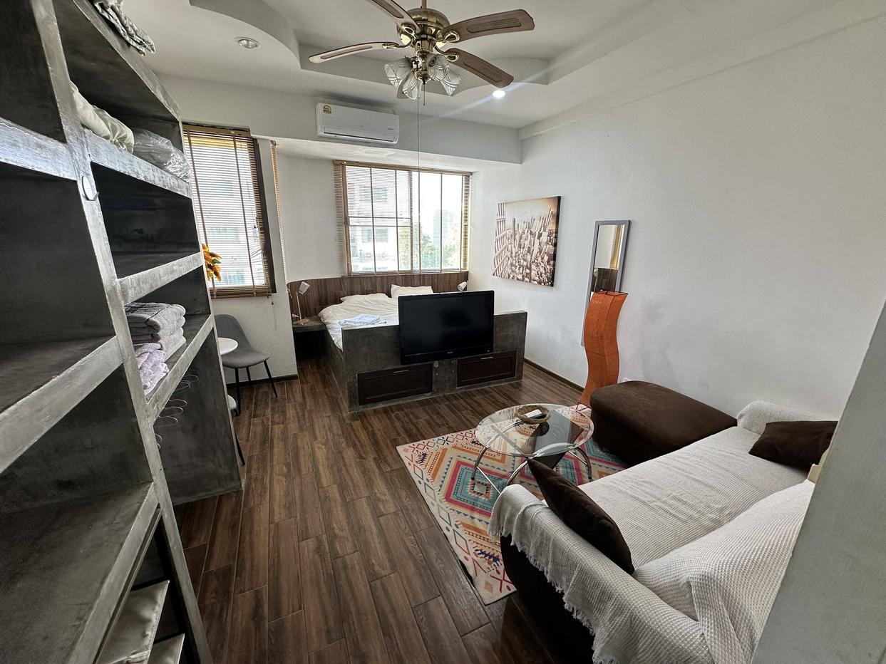 รูป Thepthip Mansion Condominium for Sale Pratumnak Studio Unit - รูปที่ 1/9