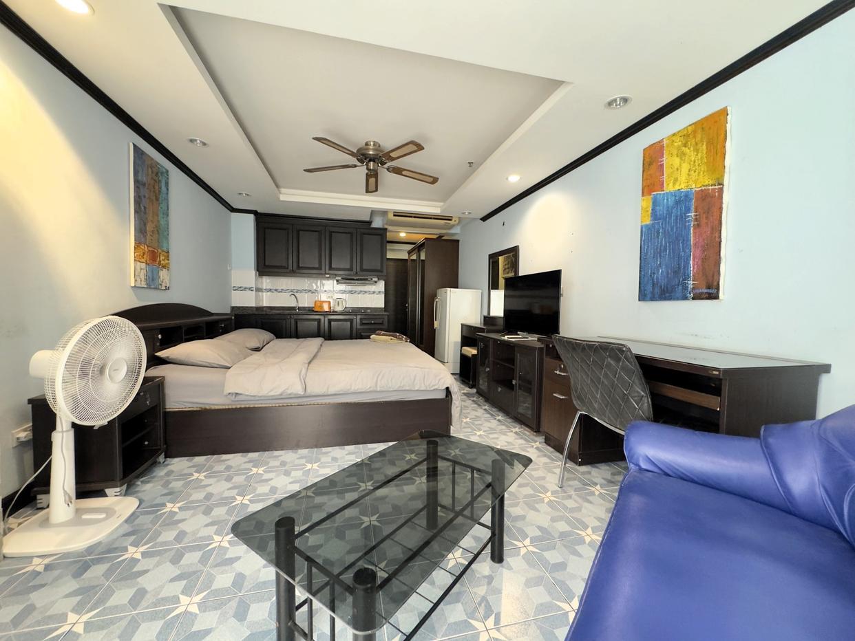 รูป Studio Condo for Sale at Jomtien Beach Condominium in Pattaya - รูปที่ 1/19