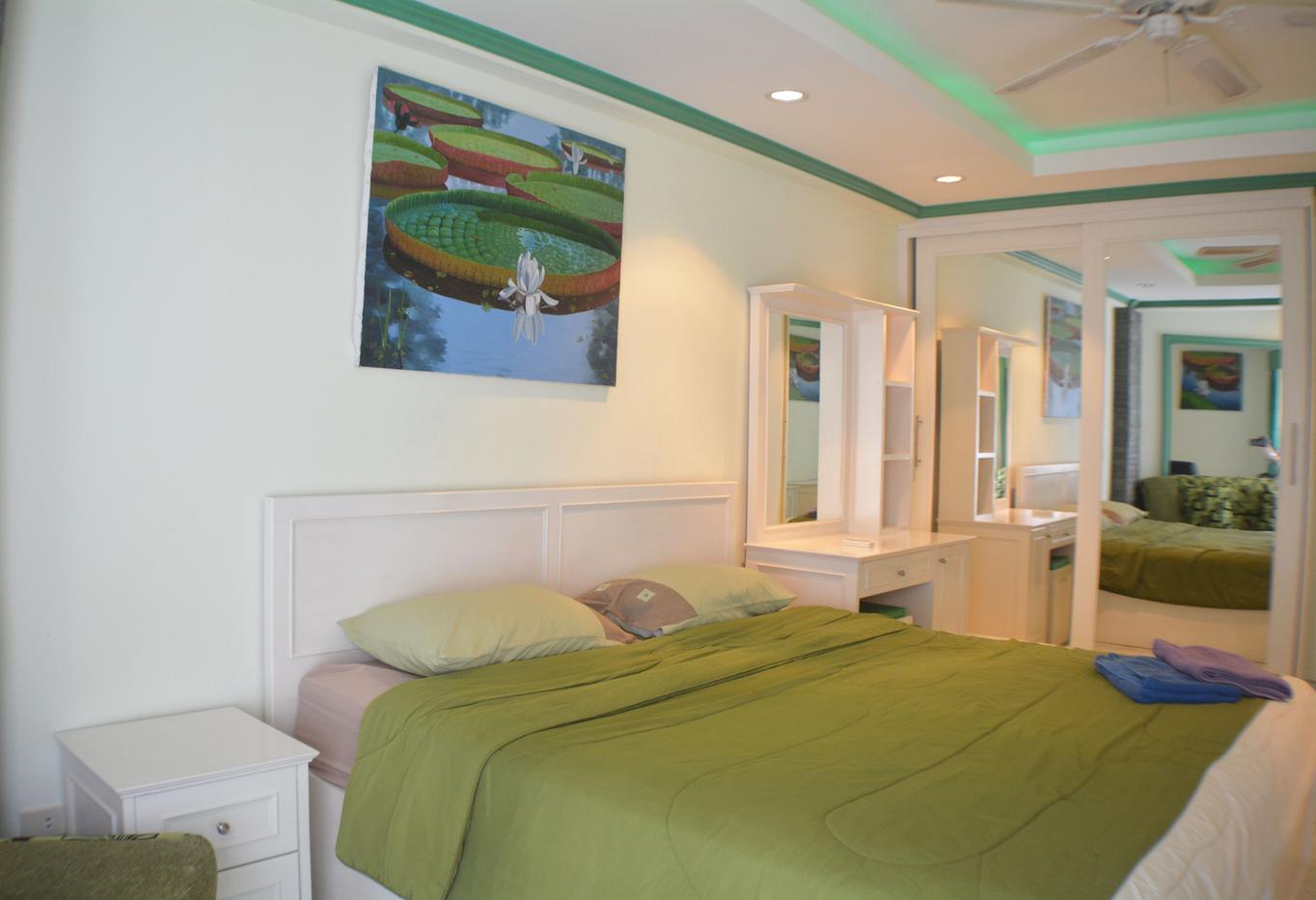 รูป Studio Condo for Rent at Jomtien Beach Condominium in Pattaya - รูปที่ 2/13