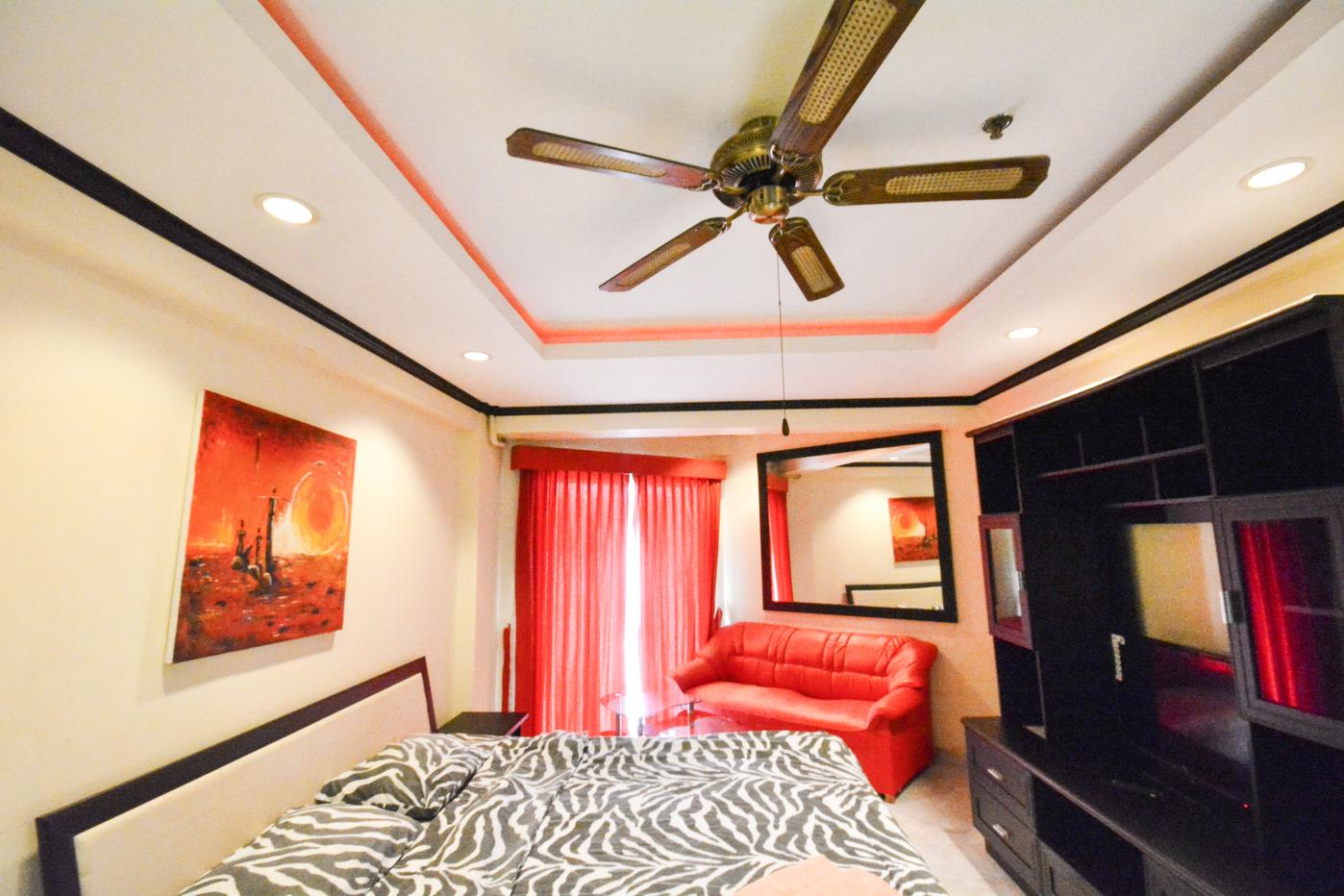 รูป Studio Condo for Rent at Jomtien Beach Condominium in Pattaya - รูปที่ 2/14