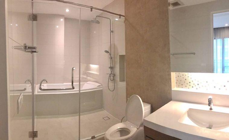 picture Best Price 🔥 Bright Sukhumvit 24 | 2BR/2BA, fully furnished, high floor, city view | Code DS2419 Line: @Dstay - 8/10