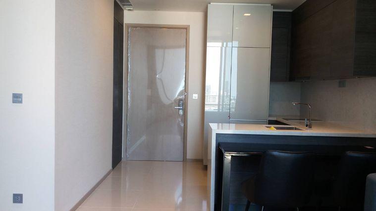 picture For rent at The Esse Asoke, a beautiful room at a great price high floor with a city view. Code: DS2582 | Line: @Dstay - 10/10