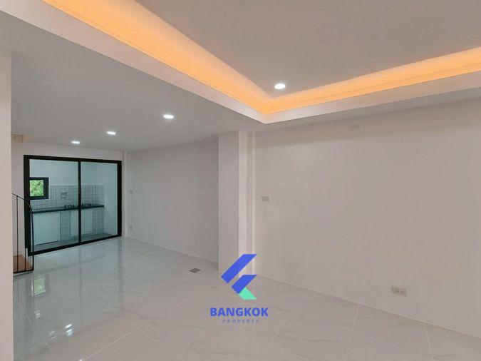 picture 🏠🔥 2-Storey Townhome in Minburi–Ramintra Area, Prime Location, Easy Access, Ready to Move In 🔥🏠 - 21/30