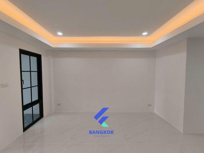 picture 🏠🔥 2-Storey Townhome in Minburi–Ramintra Area, Prime Location, Easy Access, Ready to Move In 🔥🏠 - 5/30