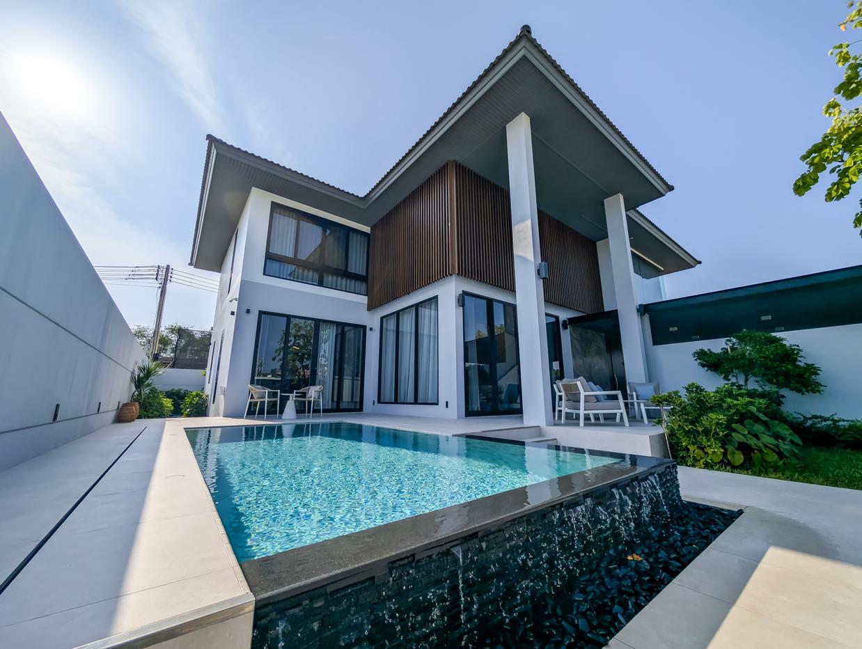 รูป For Sale East Pattaya Pool Villa 4 Bedroom Luxury House - รูปที่ 1/28