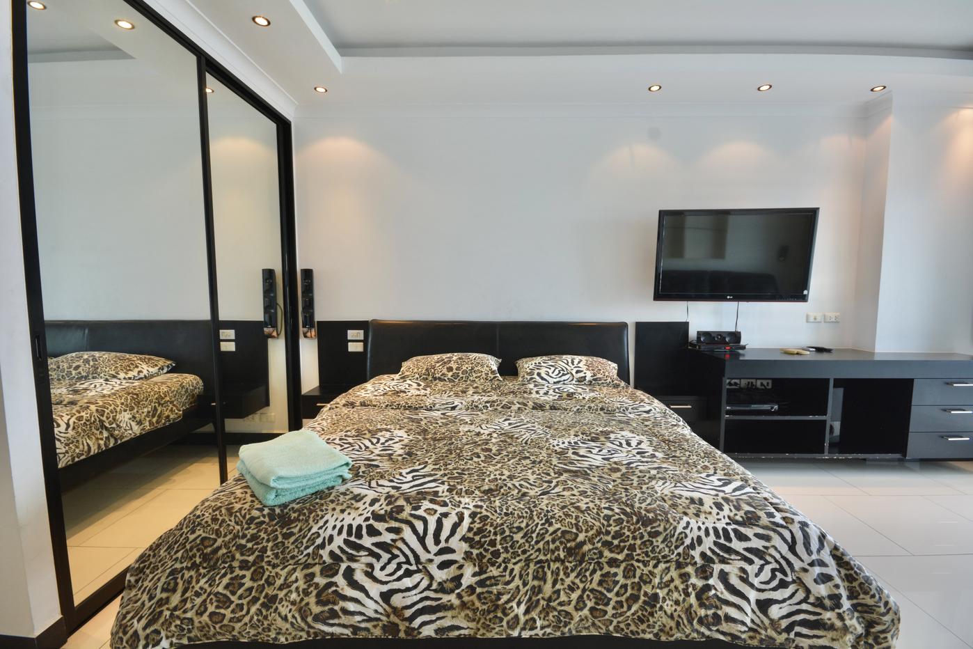 รูป Luxury Studio Condo for Sale in Jomtien Pattaya at View Talay 8 - รูปที่ 7/16