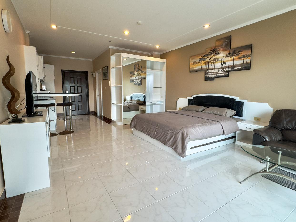 รูป Luxury Studio Condo for Sale in Jomtien Pattaya at View Talay 8 - รูปที่ 2/18