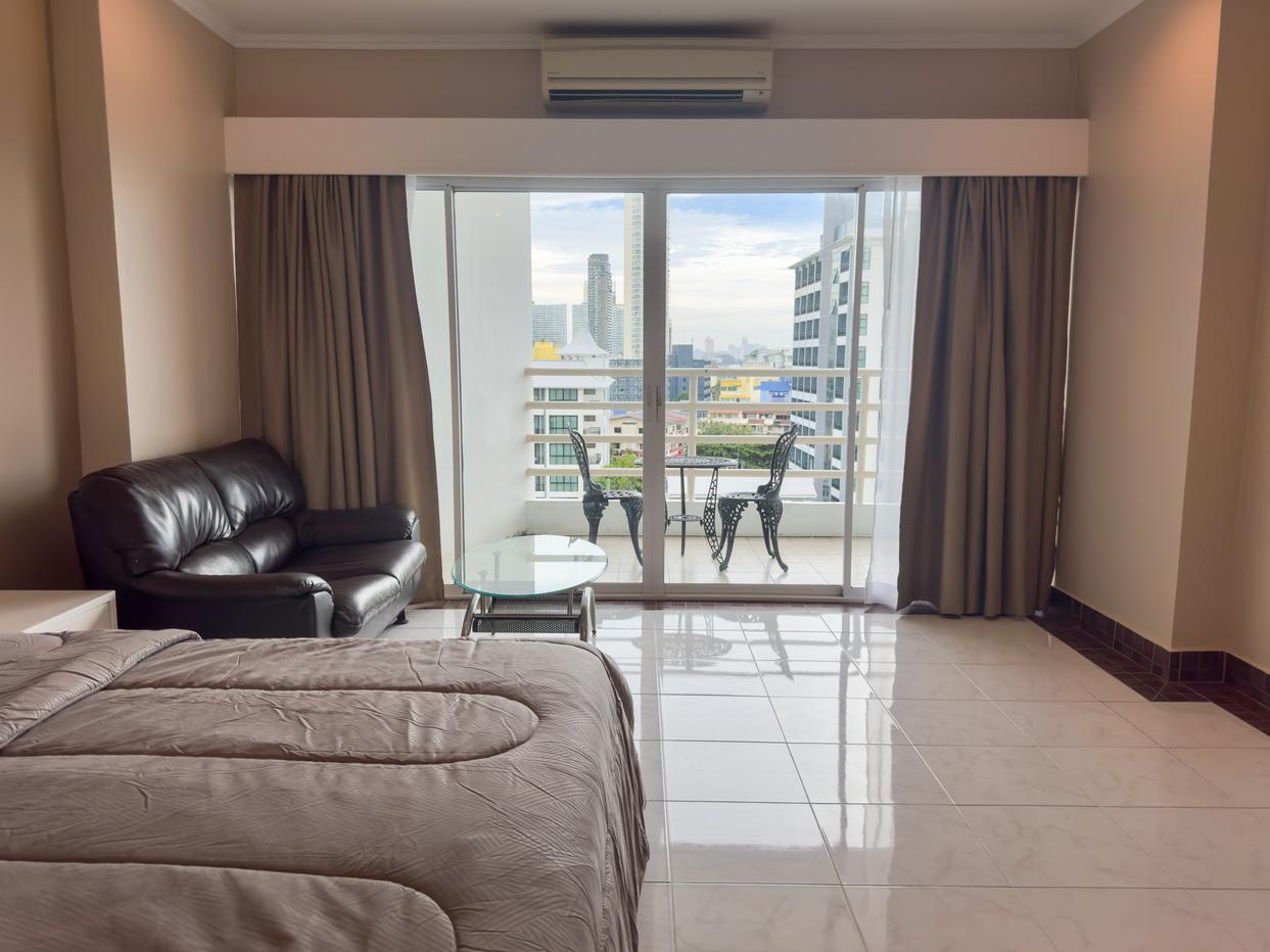 รูป Luxury Studio Condo for Sale in Jomtien Pattaya at View Talay 8 - รูปที่ 1/18